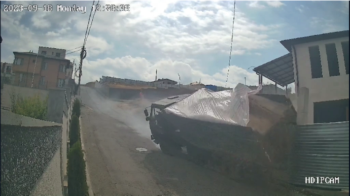 Erməni sürücünün törətdiyi qəza sosial şəbəkədə gündəm oldu - VİDEO