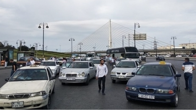 Taksi xaosu:  Əsas səbəblər və həlli yolları