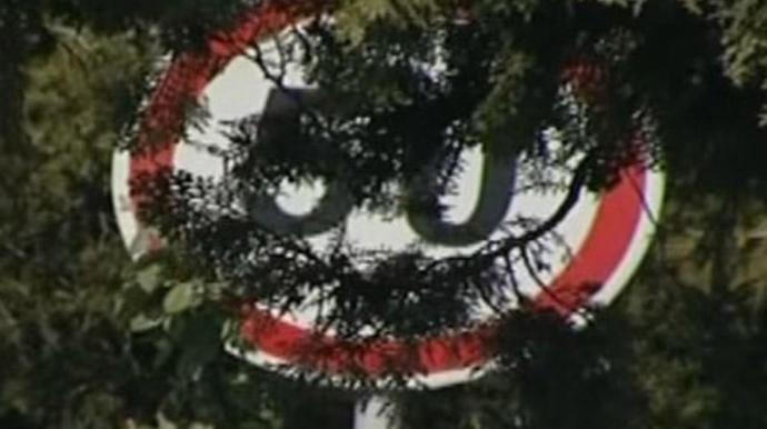 Ağaclar nişanların önünü kəsir  - Yaşıllaşdırma İdarəsi zənglərə cavab vermir, sürücülər əziyyət çəkir  - VİDEO