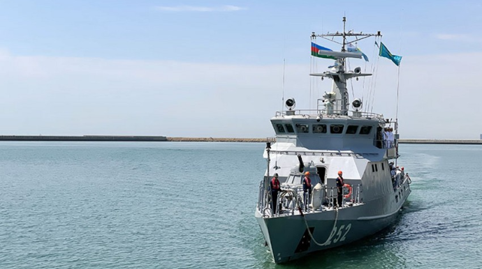 Qazaxıstanın hərbi gəmiləri Bakıya gəlib  - FOTO