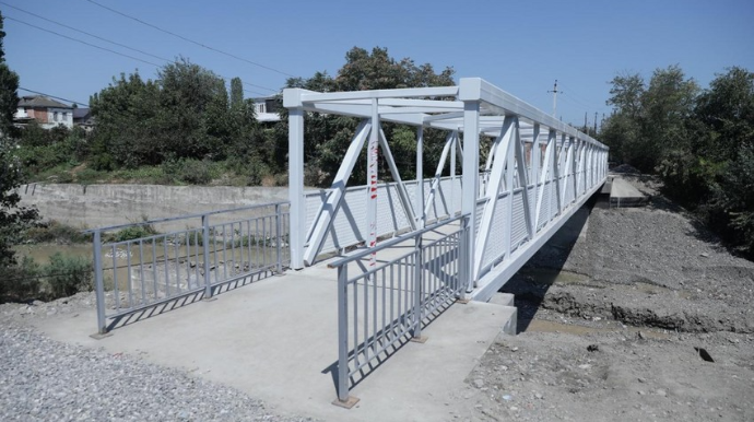 Yeni piyada körpüsü inşa olunub - FOTO