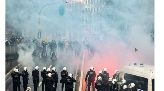 В ходе беспорядков в Брюсселе пострадали не менее 15 человек - ОБНОВЛЕНО  - ВИДЕО