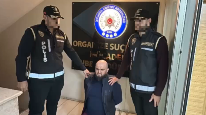 "Qanuni oğrular"ın başçısı İstanbulda saxlanıldı - VİDEO 