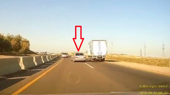 Ötməni düzgün etməyən sürücü qəzaya düşdü  - VİDEO