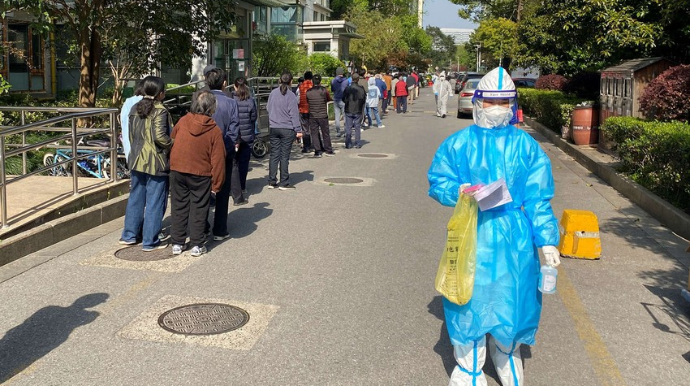 COVID-19-un yeni dalğası Asiyada yayılır