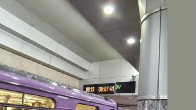 Metroda interval 6 dəqiqəni keçdi - RƏSMİ AÇIQLAMA 