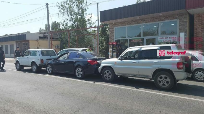 Lənkəranda üç avtomobil toqquşdu