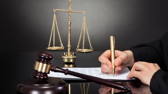 14 yaşlı qız kinodan ilhamlanıb hadisə törətdi – Məhkəmə prosesi 