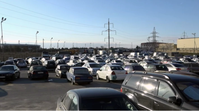 Какая судьба ждет брошенные автомобили на штрафных стоянках Азербайджана? - ВИДЕО