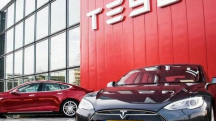 "Tesla"nın bazar dəyəri 600 milyardı ötdü 