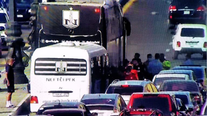 Hövsanda biabırçılıq:  Süfrəyə qoyulan toyuqlar antisanitar şəraitdə hazırlanır - VİDEO 