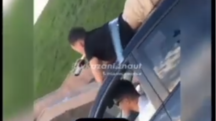 Еще один: в Казани блогер прокатился на крыше машины  - ВИДЕО