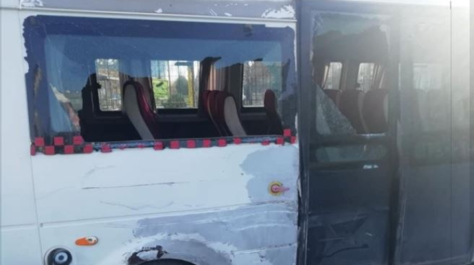 “TIR” avtobusu sürüdü, sonra da heç nə olmamış kimi getdi  - FOTO