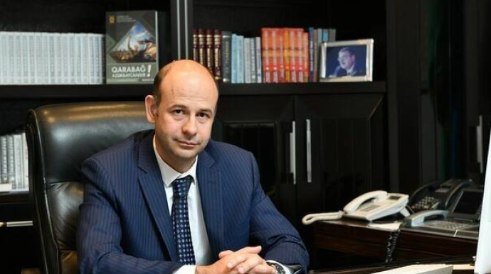 Yeni sədr rəisi işdən azad etdi 