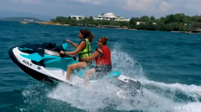 Skuterlə adrenalin yaşayan Pərvinin GÖRÜNTÜLƏRİ    - VİDEO