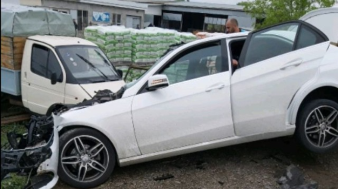 “Mercedes” “QAZel”lə toqquşdu - Ölənlər var 