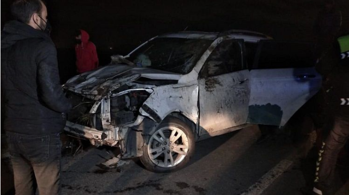 Bakıda avtomobil körpüdən aşıb, iki Türkiyə vətəndaşı xəsarət alıb   - FOTO