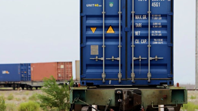 Sərhəddə 3 minə yaxın vaqon yığılıb 