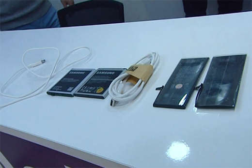 Mobil telefon cibində partladı - VİDEO