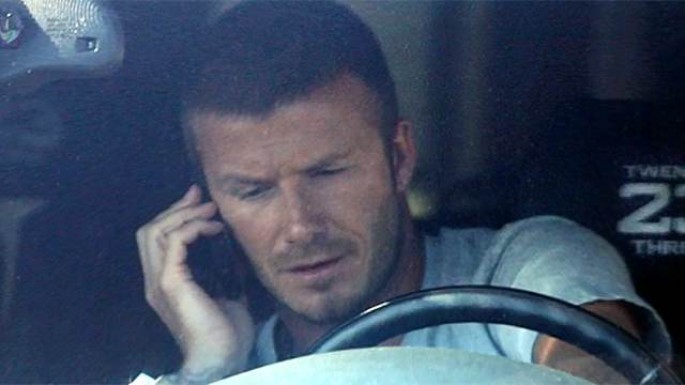 Məhşur futbolçunun sürücülük vəsiqəsi əlindən alındı - Telefona görə