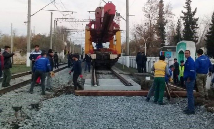 Kürdəmir stansiyasında yeni yoldəyişənlər quraşdırılır