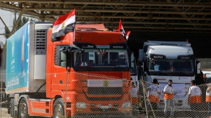 Fələstinlilərə yardım aparan 8 yük maşını Qəzzaya daxil olub