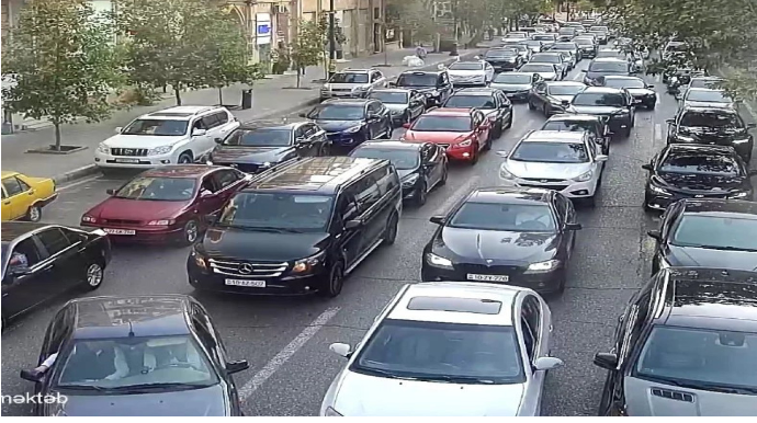 Bakıda sıxlıq olan yollar - SİYAHI 