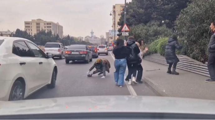 Bakıda gənc bloger sosial çarx çəkərkən ölümdən son anda xilas oldu - VİDEO