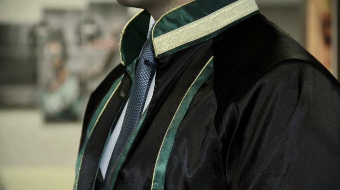 Azərbaycanda 2 vəkilə töhmət verildi 