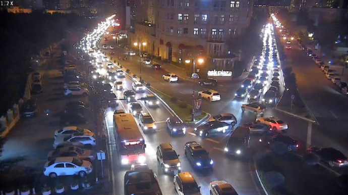 Paytaxt yollarında sıxlıq olan küçə və prospektlər - SİYAHI   - FOTO