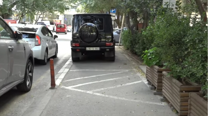 Zəbt olunan səkilər: Sakinlərə çətin anlar yaşadan küçə - VİDEO - YENİLƏNİB