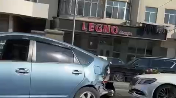 Körpünün üstündə qəza oldu, sıxlıq yarandı  - VİDEO