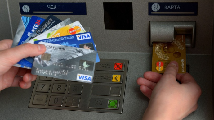 Bank kartlarından 79 milyon dollara yaxın vəsait oğurlanıb 