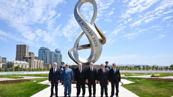 Misir Senatının sədri Zəfər parkında - FOTO