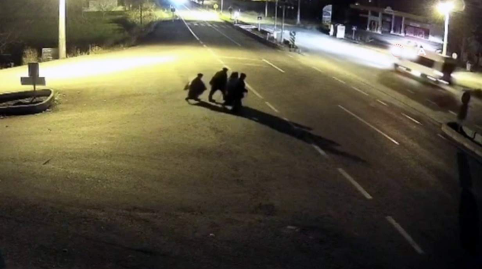 Keçiddən keçməyən yaşlı insanları maşın vurdu – Üçü də öldü - VİDEO