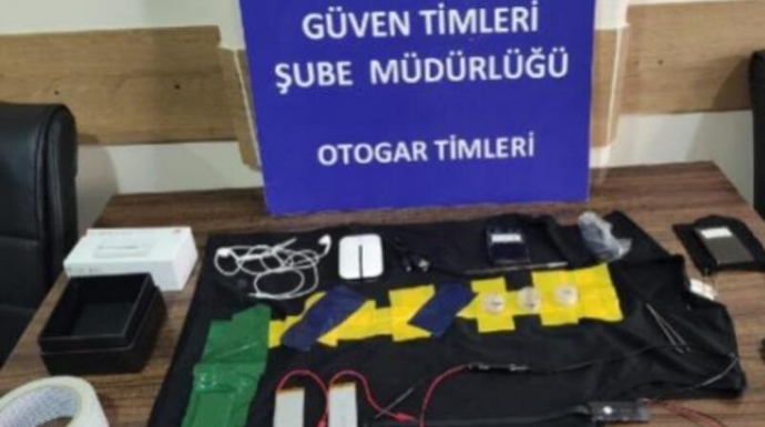 İstanbulda imtahana girənlərə cavabları ötürən azərbaycanlı tutuldu - FOTO