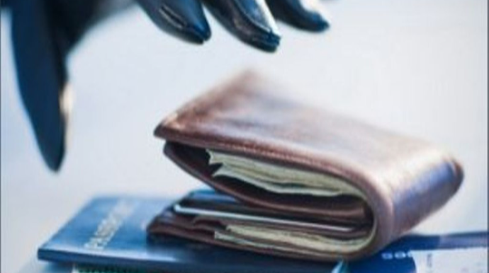 Çamaşırxanada OĞURLUQ:  pul, bank kartalrı və ...