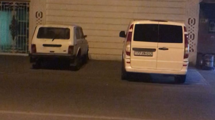 Bu ərazidəki piyada səkisi artıq parkinqə çevrilib   - FOTO