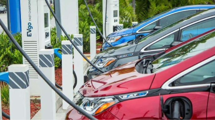 Elektrik avtomobili böhranı: 100 min maşınla bağlı qərar verildi 