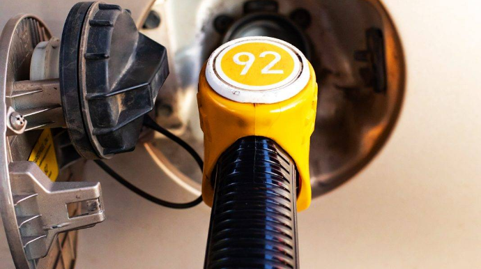 Özbəkistan da Azərbaycandan Aİ-92 markalı benzin almağa başladı 