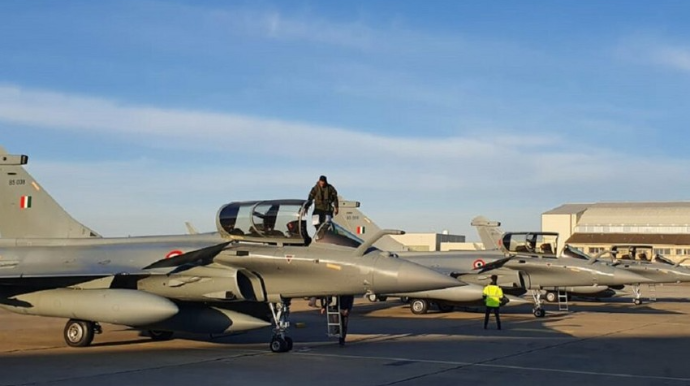 Hindistan beşinci nəsil döyüş təyyarələri istehsal etməyi planlaşdırır 