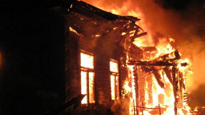 Daşkəsəndə ev yanıb