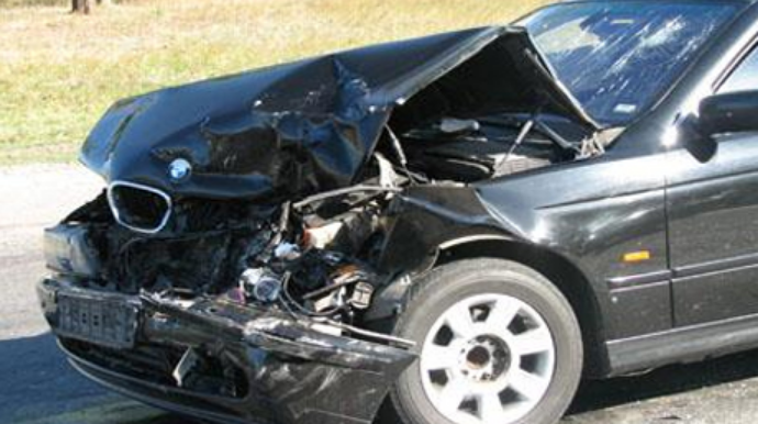 Liseyin yaxınlığında azyaşlını "BMW" vurdu