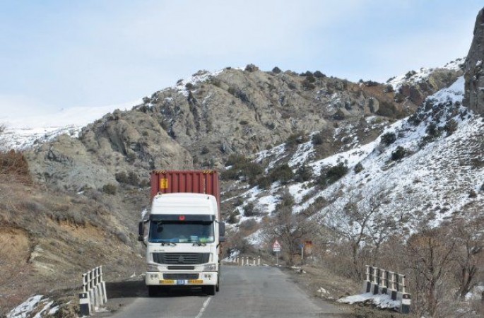 Ermənilər təsdiqlədi                       - İran 1271 yük maşını göndərib