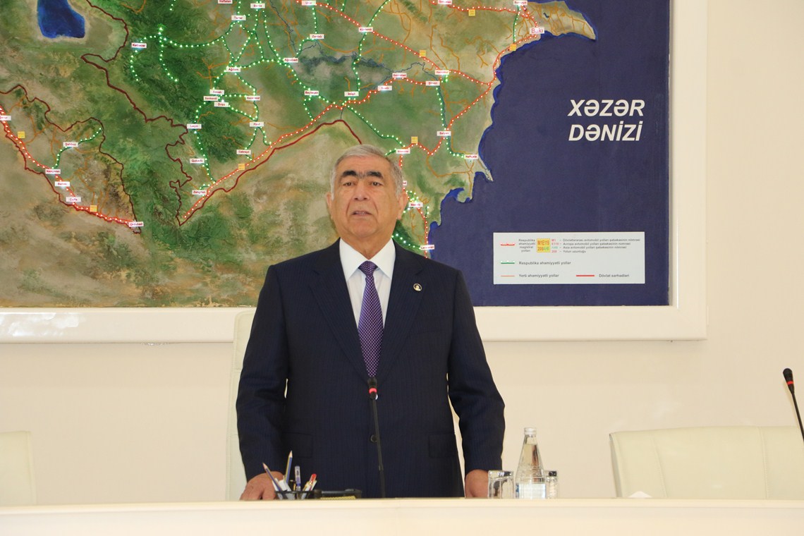 1000 km-dən artıq avtomobil yolu yenidən qurulub - Saleh Məmmədov