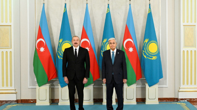 İlham Əliyev Tokayevi təbrik etdi 
