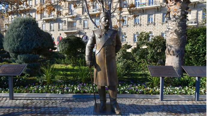 Hacı Zeynalabdin Tağıyevin abidəsinin zədələnməsi araşdırılır - FOTO