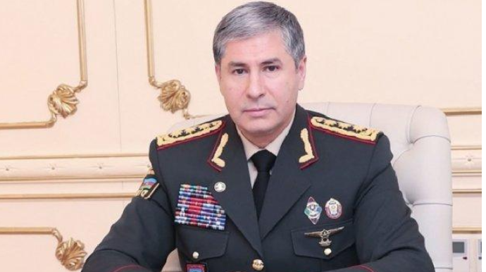 Nazir rəis müavinini işdən çıxardı