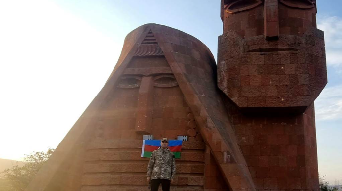 Bu şəkli gündəm olan eks-deputat oğlu işdən ÇIXARILDI 