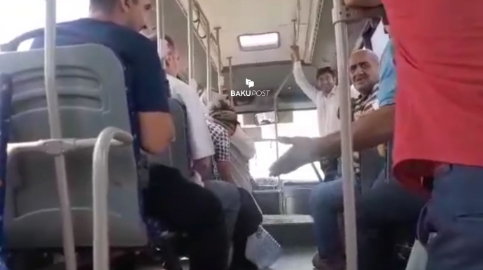 Sumqayıtda avtobusda dava düşdü - VİDEO